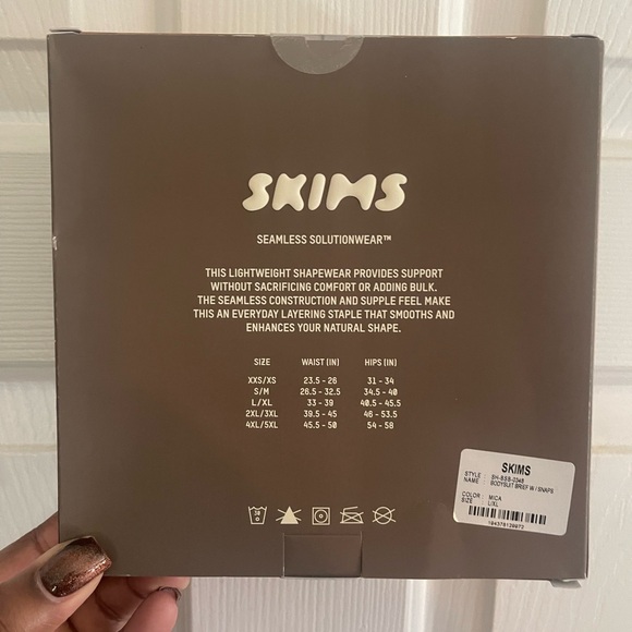 NEW SKIMS Bodysuit Mica Size L/XL - Picture 2 of 4